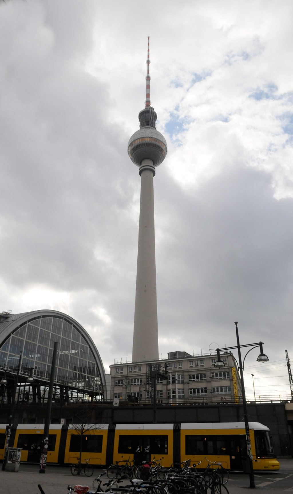 Neue Fahrst Hle Fernsehturm Mit Neuem Tunnelblick