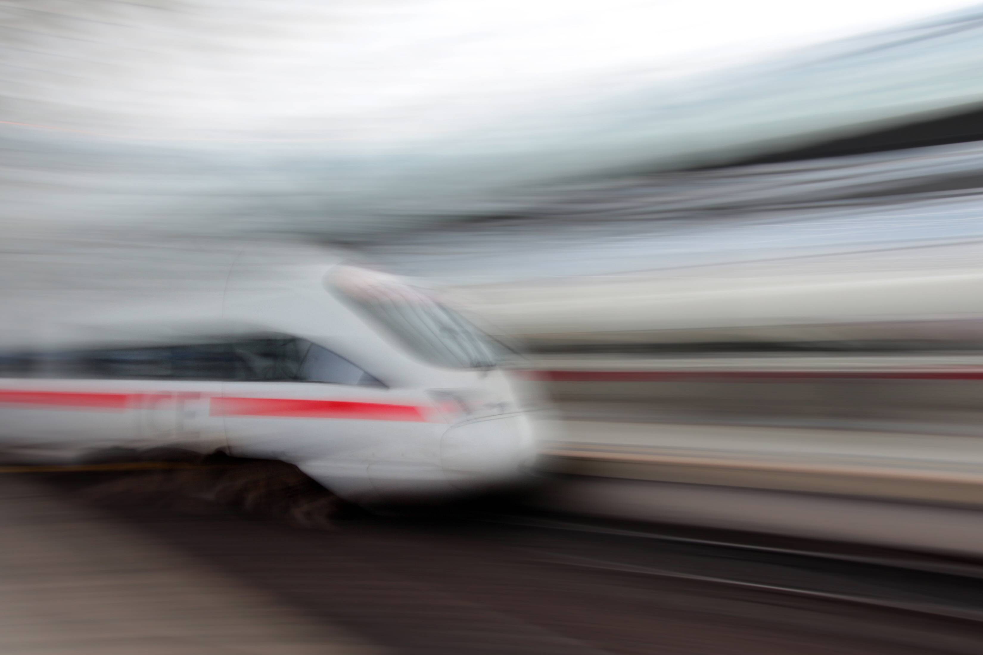 T Dlicher Unfall Im Hauptbahnhof Berlin Ins Gleis Gest Rzt Mann Von