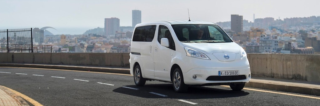 Der elektrische Familienbus von Nissan eignet sich vor allem für Kurze Ausflüge. Auf langen Reisen geht ihm schnell der Saft aus.