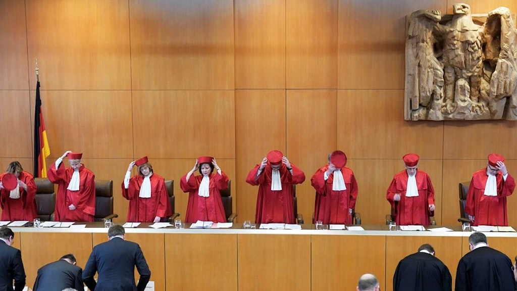 Die Bundesverfassungsrichter verkünden ihr historisches Urteil: Das bestehende Sterbehilfe-Verbot sei verfassungswidrig.