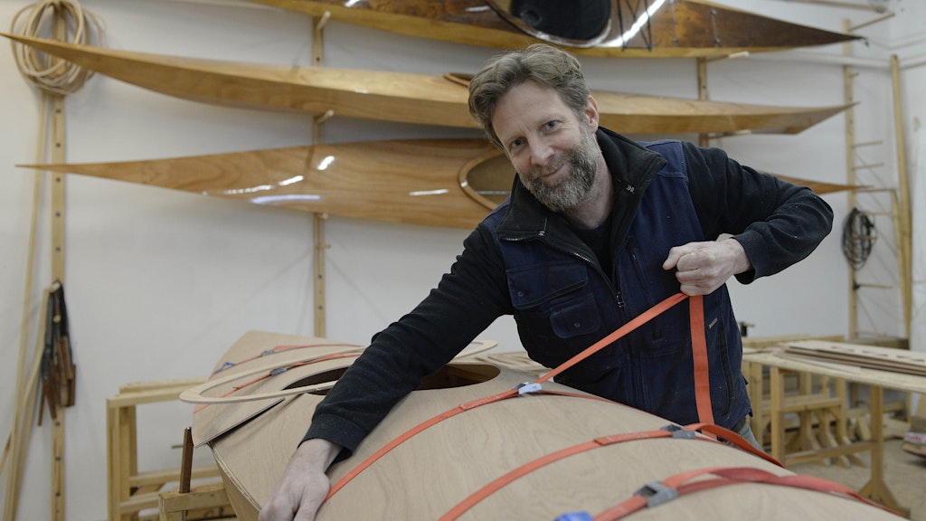 Lutz Berger machte sein Hobby zum Beruf. Nachdem der Wasserwanderer selbst ein Bausatz-Boot baute, ist er nun im deutschsprachigen Raum der einzige Anbieter für Holzkajaks und Kanadier zum Selberbauen.