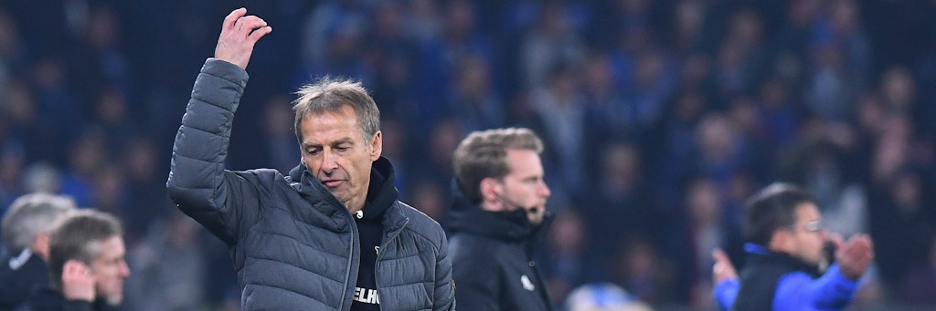 Ex-Trainer Jürgen Klinsmann (55) blickt mit mächtig Groll auf seine kurze Hertha-Amtszeit zurück und rechnet gandenlos mit dem gesamten Klub ab.