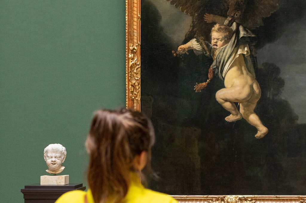 „Ganymed in den Fängen des Adlers“, Rembrandt, 1635. Der Niederländer malte nicht den antiken Mythos vom schönen Jüngling, sondern ein vor Angst pullerndes dickes Kleinkind.