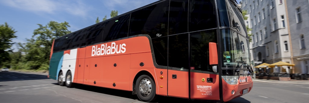Billig unterwegs: ein Bus eines Blablabus- Subunternehmens.