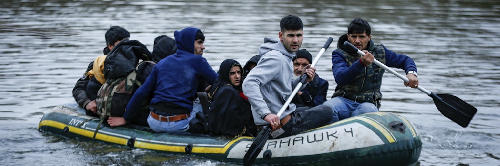 Migranten überquerten den Grenzfluss Evros, um nach Griechenland zu gelangen.