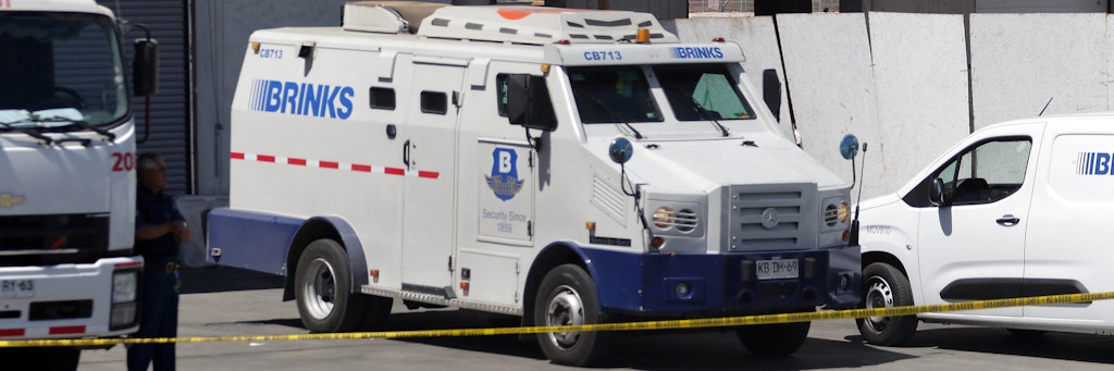 Aus diesem gepanzerten Geldtransporter raubten die Gangster die Millionen.