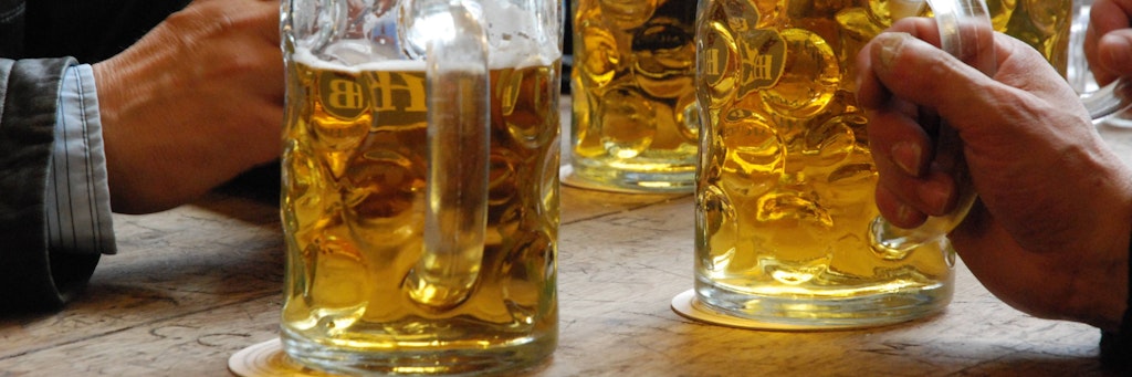 Alles nur Geschwätz: Stammtisch-Weisheiten über Corona sind meist so falsch wie gefährlich.