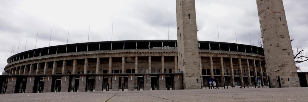 Die Bundesliga will wegen Corona eine Pause einlegen.