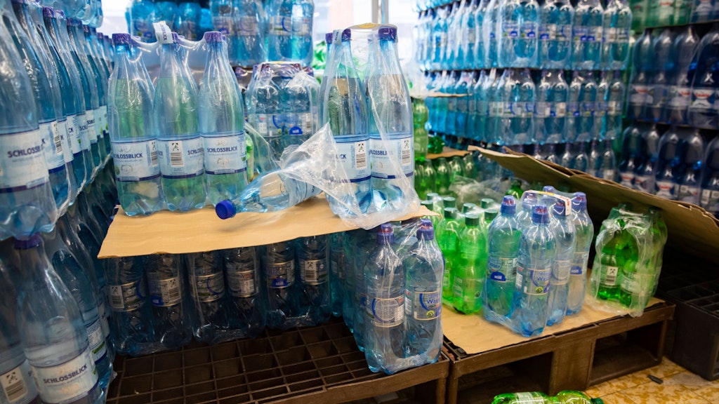 Horten unnötig! 20 Liter Wasser pro Person reichen für zehn Tage.