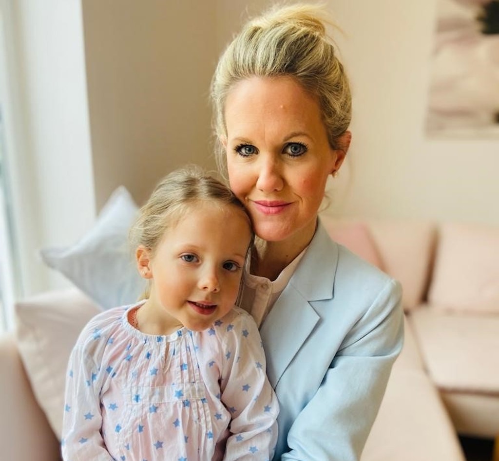 Mareike Bergmann mit Tochter Emma, die zur Risikogruppe gehört und besonders vor dem Corona-Virus geschützt werden muss. Sie kam mit einer Lungenfehlbildung zur Welt.