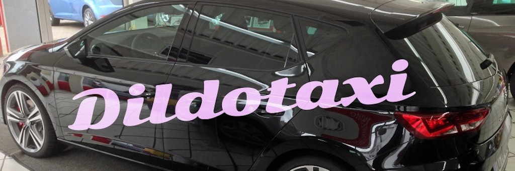 Der Schriftzug ist nur mit Photoshop über das Auto gelegt. Der Scherz wird nun Wirklichkeit.