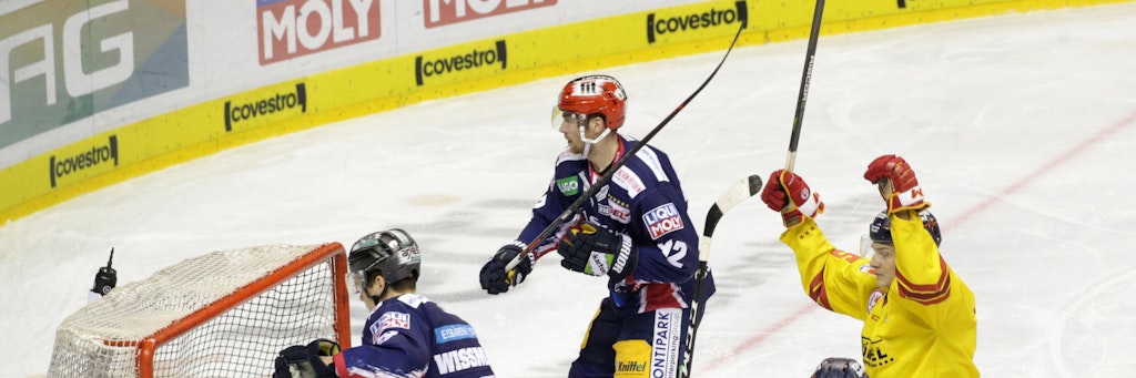 Hatten sich so sehr auf das Play-off- Duell mit Düsseldorf gefreut: Kai Wissmann und Marcel Noebels.