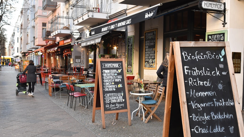 Die Café rund um die Simon-Sach-Straße bleiben derzeit leer.