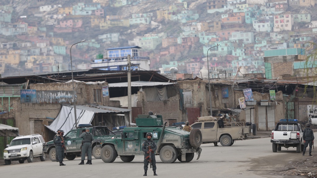 Mehrere Angreifer haben im Zentrum der afghanischen Hauptstadt Kabul einen Tempel der Sikh-Religion gestürmt.