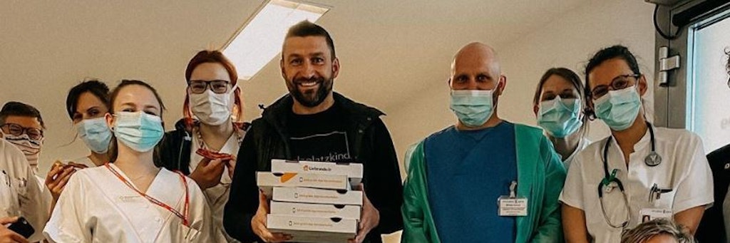 Gute Seele im Krankenhaus mit spendierten Pizzen: Torsten Mattuschka hat zu tun.