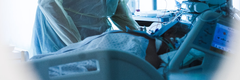Arbeit auf der Intensivstation. Experten gehen nicht davon aus, dass Betten und Beatmungsmaschinen in Deutschland ausreichen werden.