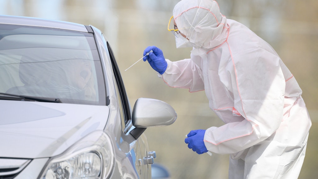 Drive-In-Teststationen sollen dem empfohlenen Szenario nach ausgebaut werden.