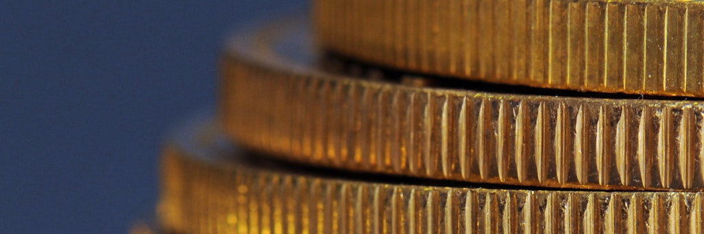 Ein Stapel mit Krügerrand-Goldmünzen. Fast vier Jahre nach dem rätselhaften Fund eines Goldschatzes auf einem Friedhof in Dinklage hat eine Frau Ansprüche auf den Schatz angemeldet.