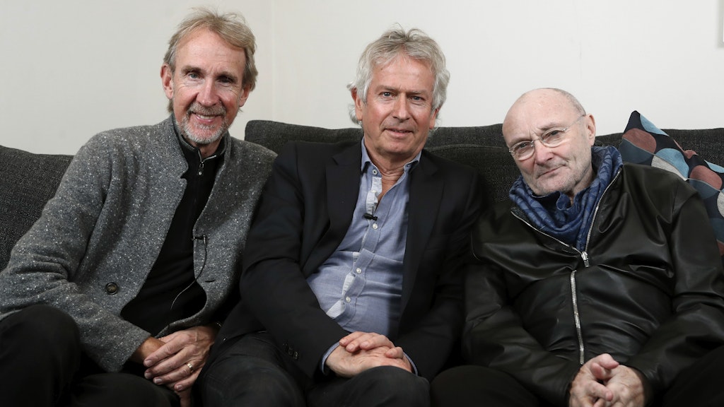 Mike Rutherford, Tony Banks, und Phil Collins gehen nach 13 Jahren Pause wieder auf Tour. (AP Photo/Frank Augstein)