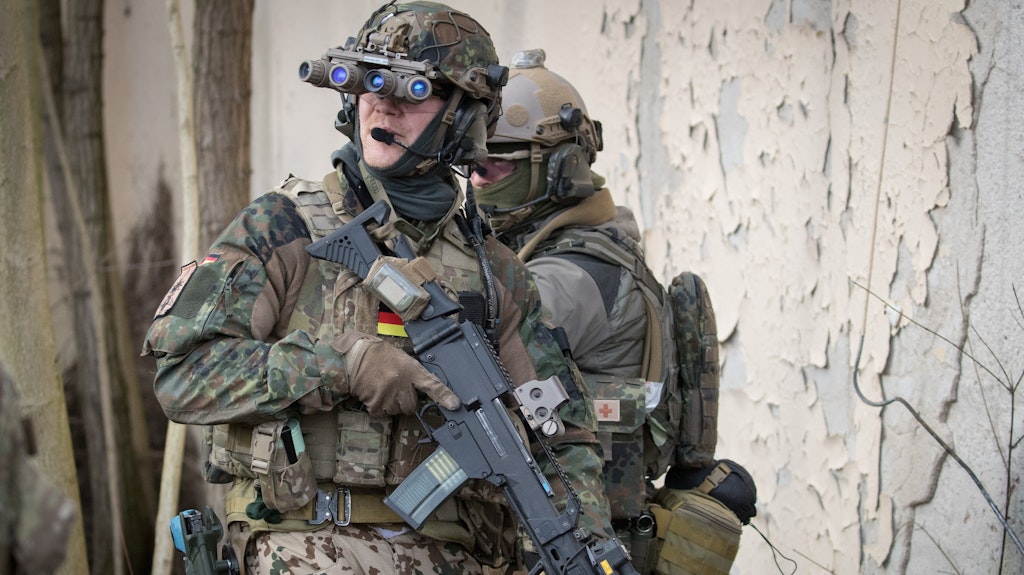 Bei der Elite-Einheit KSK der Bundeswehr ist rechtsextremes Gedankengut offenbar verbreiteter als bislang angenommen.