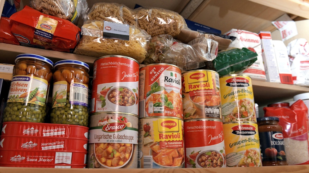 Sieht schön aus und kann im Notfall sogar nützlich sein. Wer nicht zum Hamsterkäufer werden will, kauft rechtzeitig ein paar Vorräte.