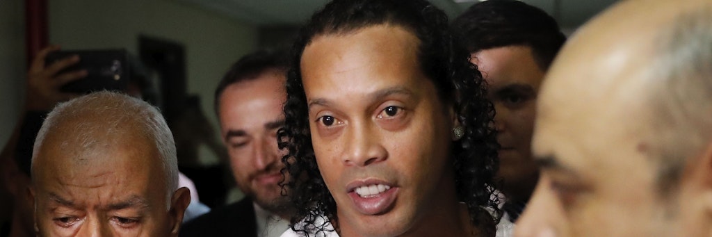 Ronaldinho auf dem Weg zum Justizpalast in Paraguays Hauptstadt.