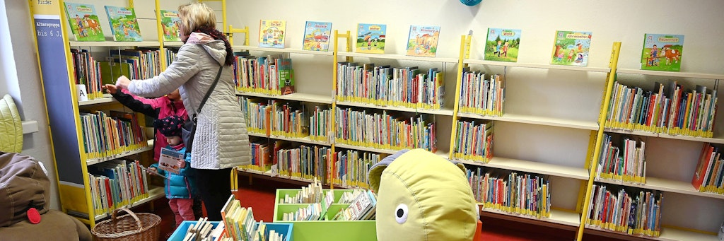 Die Stadtbibliothek in Teltow bietet Platz zum Spielen und viele Bücher zum Lesen. 