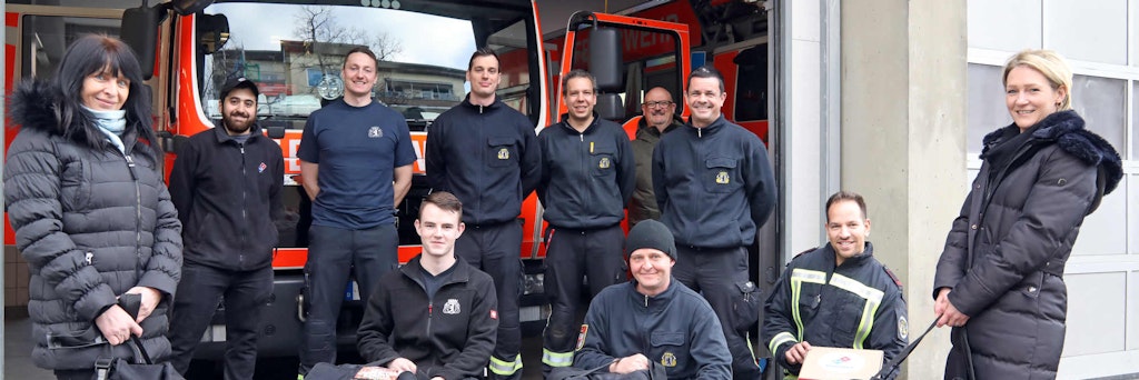 Vor zwei Tagen erhielten die Mitarbeiter der Feuerwehrwache das Essen der privaten Facebookgruppe gratis geliefert.