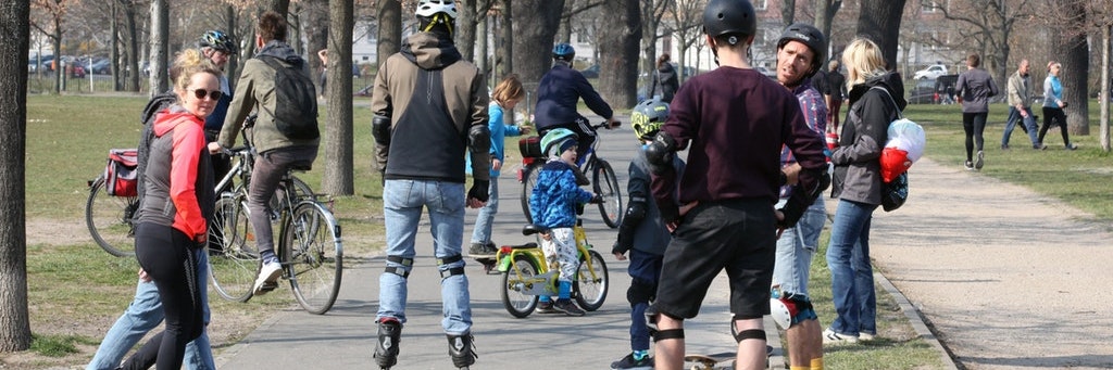 Zahlreiche Menschen waren am vergangenen Wochenende in Berliner Grünanlagen unterwegs.