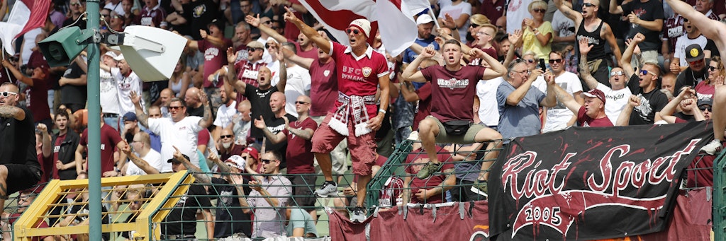 Die Fans des BFC Dynamo stehen hinter ihrem Klub und unterstützen ihn auch bei virtuellen Geisterspiel mit Spenden.