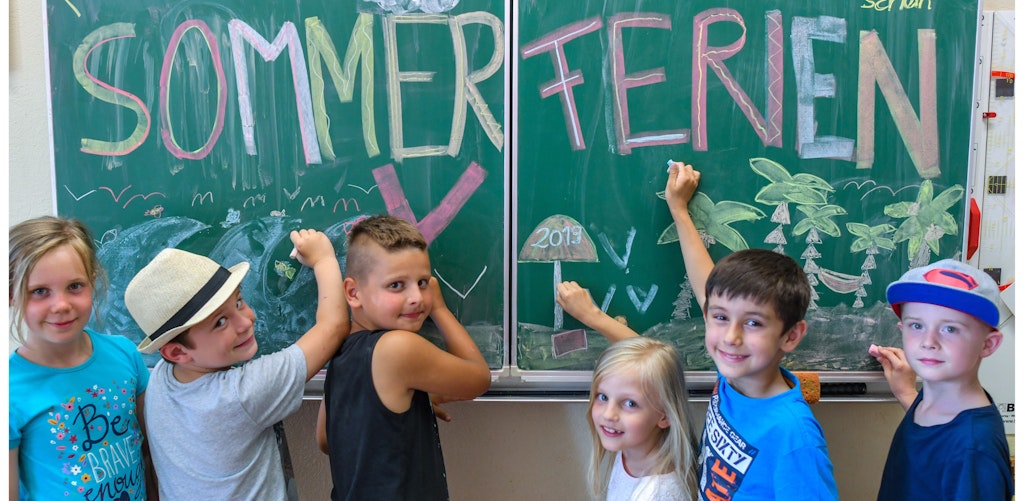 Schulkinder freuten sich 2019 auf die Ferien. Sie könnten in diesem Jahr küzer ausfallen, wenn es nach Wolfgang Schäuble geht. 