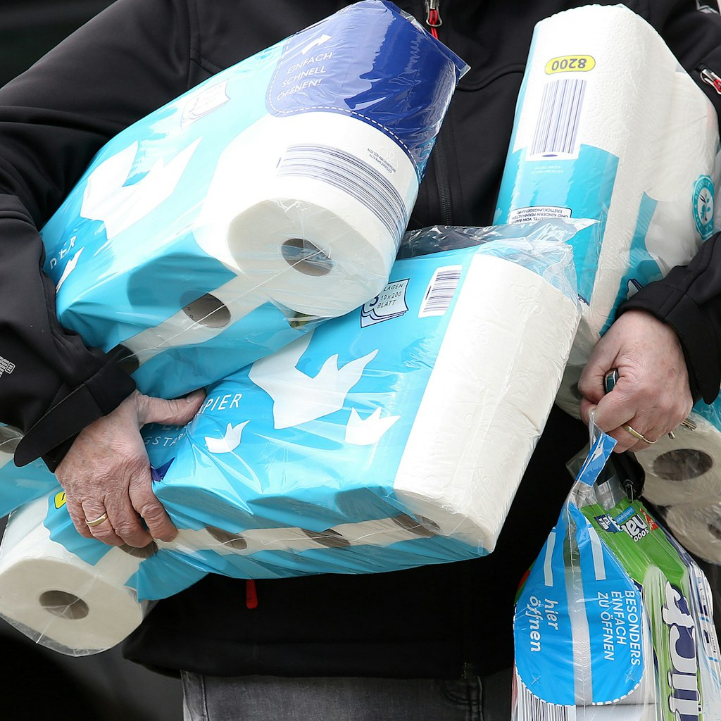 Wegen der Hamsterkäufe rationierte der Handel fast ausnahmslos die Menge, die ein Kunde auf einmal kaufen durfte.