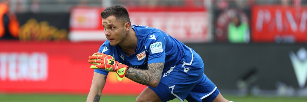 Unions Torwart Rafal Gikiewicz verzückt uns weiterhin mit sienen verrückten Einfällen beim Sport in den eigenen vier Wänden. 
