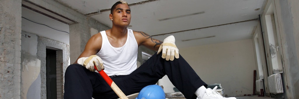 Auch mit knapp 20 Jahren griff der feine Techniker schon mal gern zum groben Werkzeug, um sich in Szene zu setzen. Im Winter hatte Kevin-Prince Boateng wieder Großes vor.