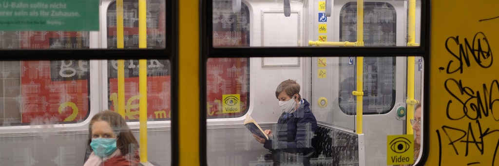 Masken in der U-Bahn werden von Montag an Pflicht.