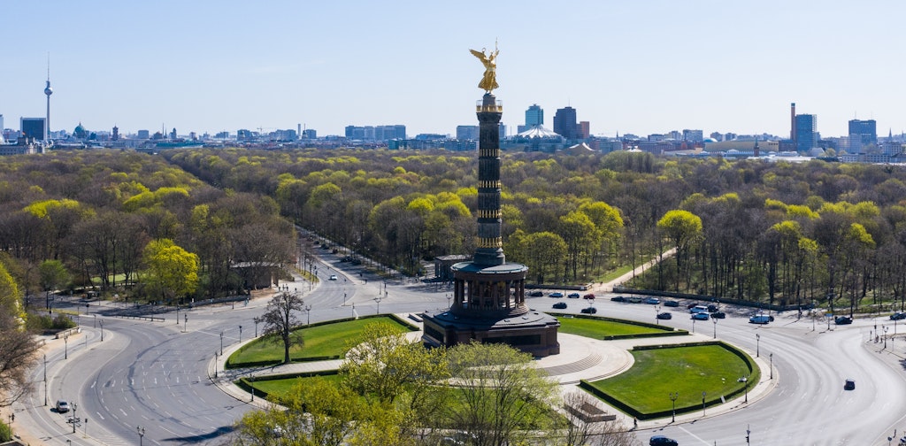 An der Siegessäule: weniger Verkehr, mehr Raser.