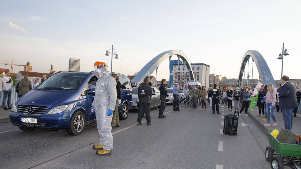 Auch in Frankfurt/Oder und Slubice versammelten sich hunderte von Menschen, um die Grenzöffnung zu fordern. 