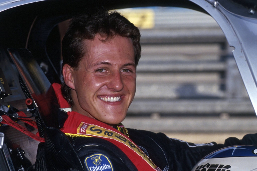 Da strahlt der junge Schumi: Michael Schumacher am Steuer des Mercedes C11-Sportwagens.
