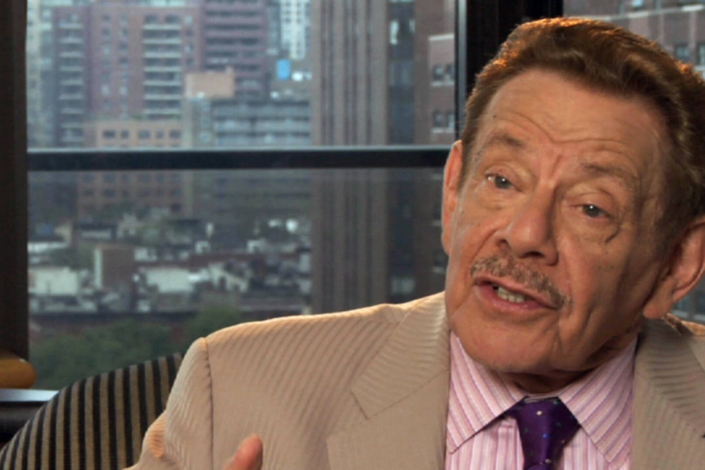 Jerry Stiller ist vor allem durch seine Rolle als kauziger alter Schwiegervater Arthur Spooner in der Sitcom „King of Queens“ bekannt. 