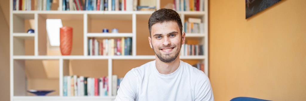 Tim Nießner hat selbst noch kein Abitur, dafür aber eine Anleitung für den perfekten Abschluss geschrieben.
