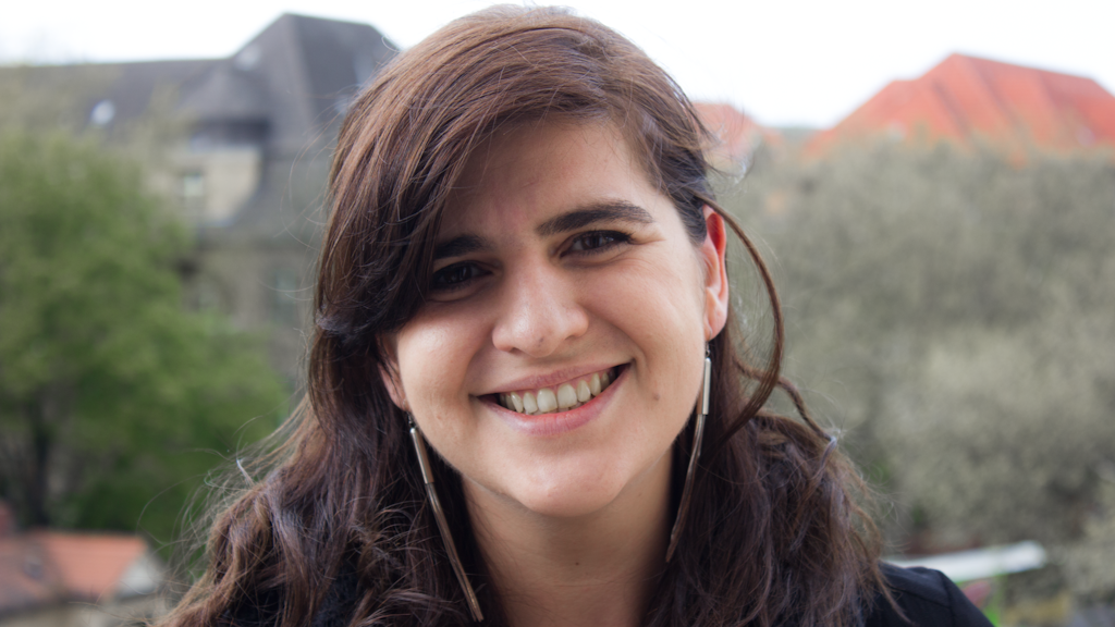 Giulia Silberberger gründete die Organisation "Der goldene Aluhut".
