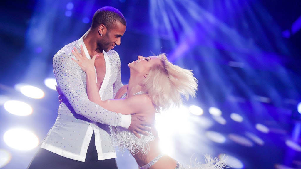 Schauspieler Tijan Njie und seine Profi-Tanz-Partnerin Kathrin Menzinger bei einem Auftritt bei „Let's Dance“ im März. 