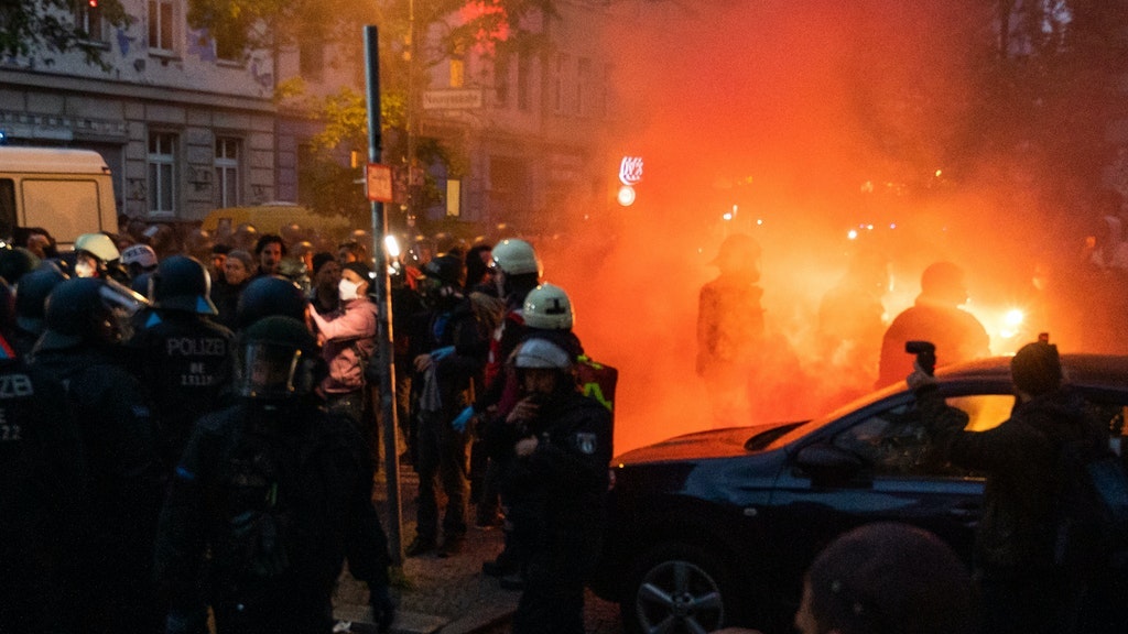Zusammenstöße mit der Polizei am Abend in der Oranienstrasse.