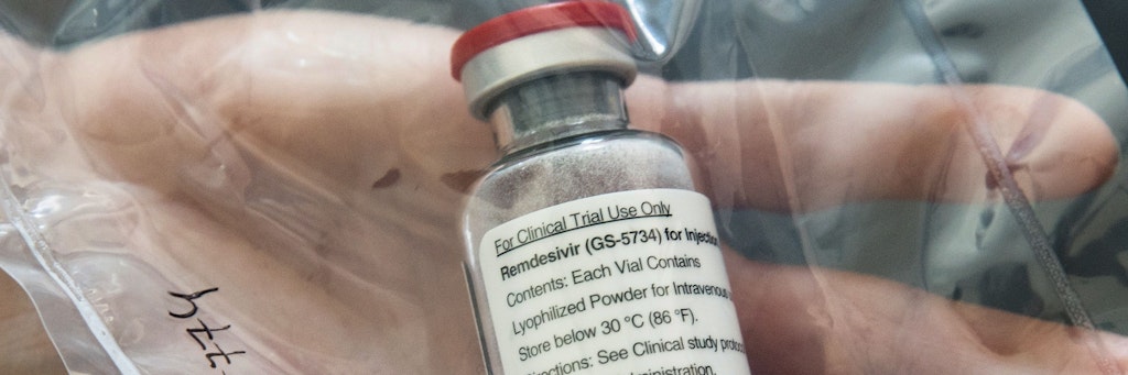Dieses kleine Fläschchen steckt voller Hoffnung. Remdesivir, ursprünglich gegen Ebola entwickelt, soll auch bei einer Corona-Infektion helfen können.