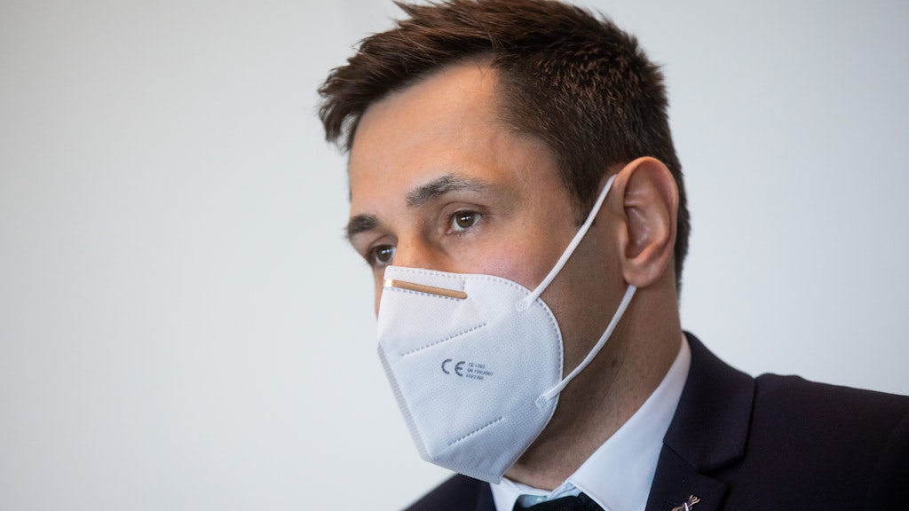 Maske schützt vor Strafe nicht: Felix Sturm vorm Landgericht