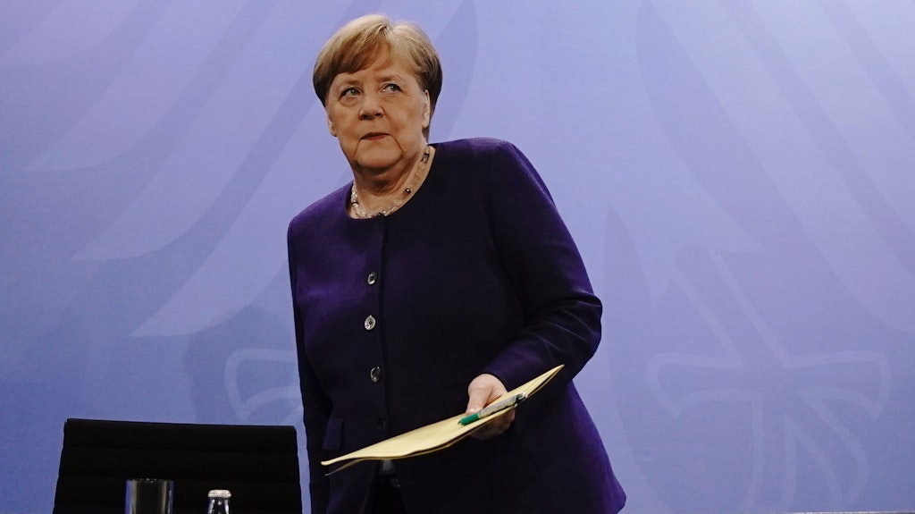 Angela Merkel (CDU) sträubte sich bisher vor weitreichenden Lockerungen in der Wirtschaft.