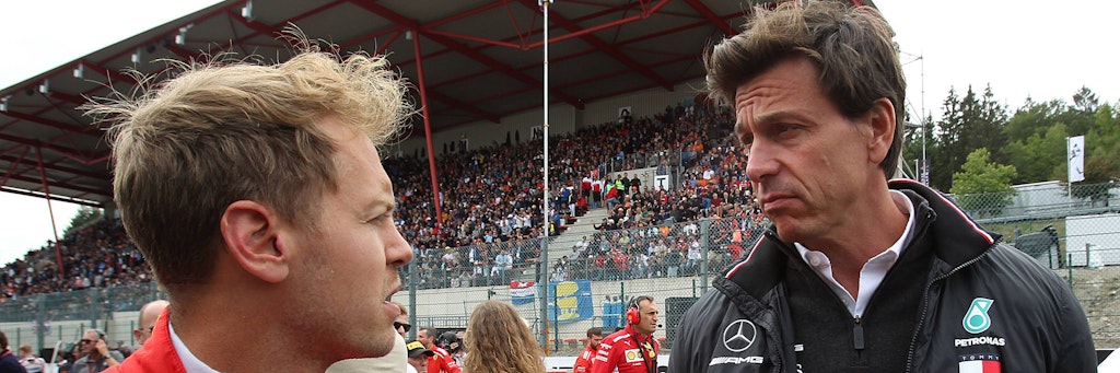 Kommen Noch-Ferrari-Pilot Sebastian Vettel (l.) und Mercedes-Teamchef Toto Wolff bald doch noch ins Gespräch? 