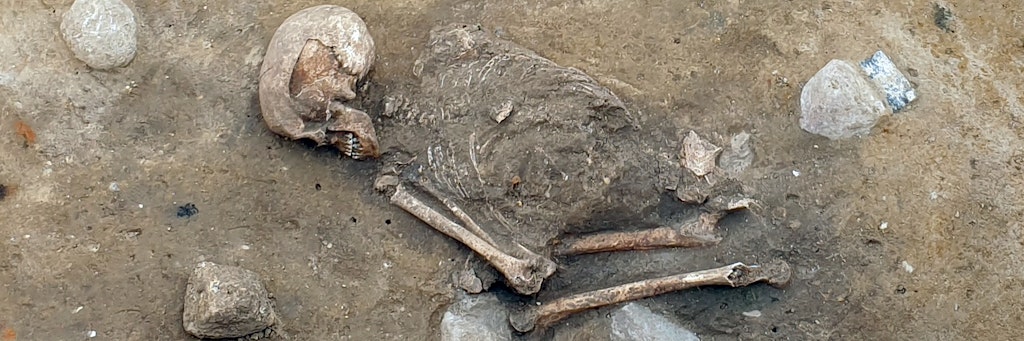 Das uralte Frauenskelett wurde bei Erdarbeiten für die Errichtung von Windkraftanlagen in der Uckermark entdeckt.