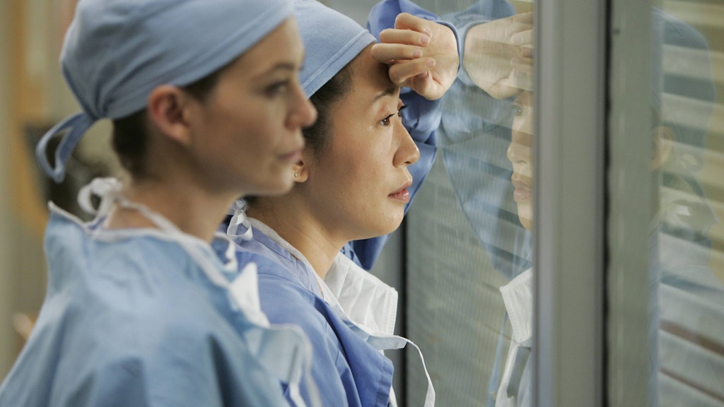 Medizinische Masken sind aus der erfolgreichen Ärzteserie „Grey’s Anatomy“ nicht wegzudenken.