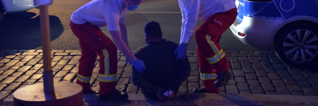 In Gesundbrunnen wurde ein Mann bei einer Schlägerei schwer verletzt. Einer der festgenommenen Angreifer (Foto) erlitt ebenfalls Verletzungen.